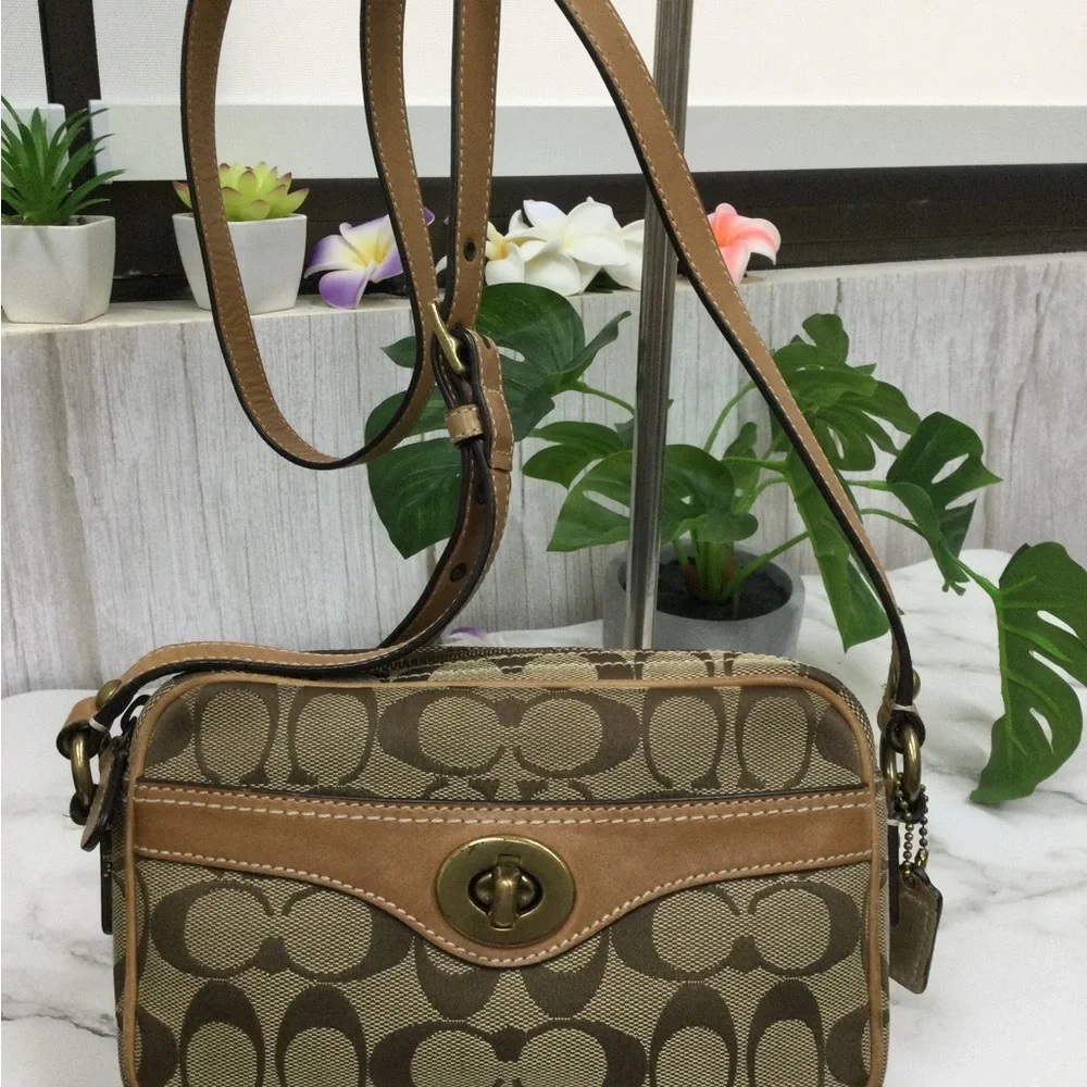 GUC Coach Signature Canvas Crossbody Bag in Khaki Tan